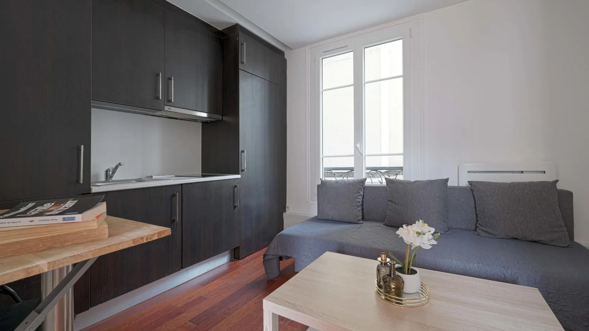Apartment Small Studio Next To Invalides Paris